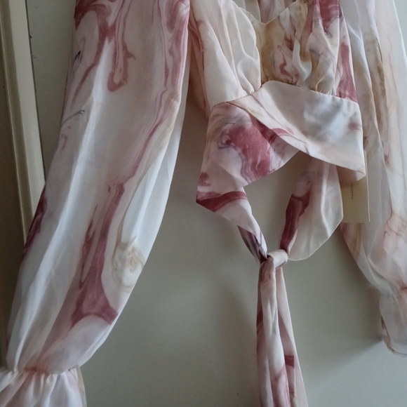 Ladies Cropped Blouse - Picture 4 of 8